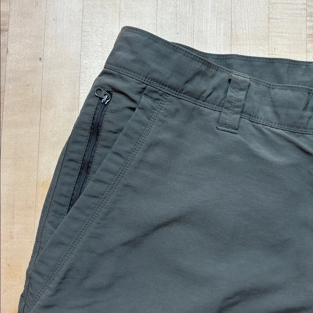 The North Face Shorts Men's Size 36 Green‎ Cargo Hiking Outdoor